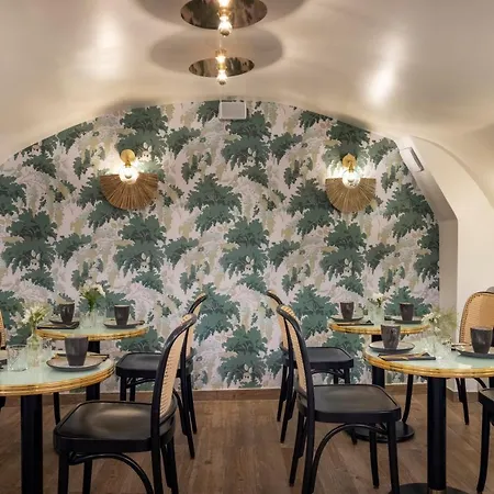 Отель Fior D'aliza Париж